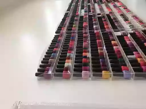 Nail & Nails Nail & Nails