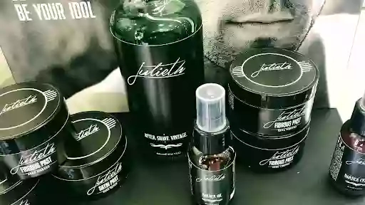 Diamoci un taglio.... Diamoci un taglio....