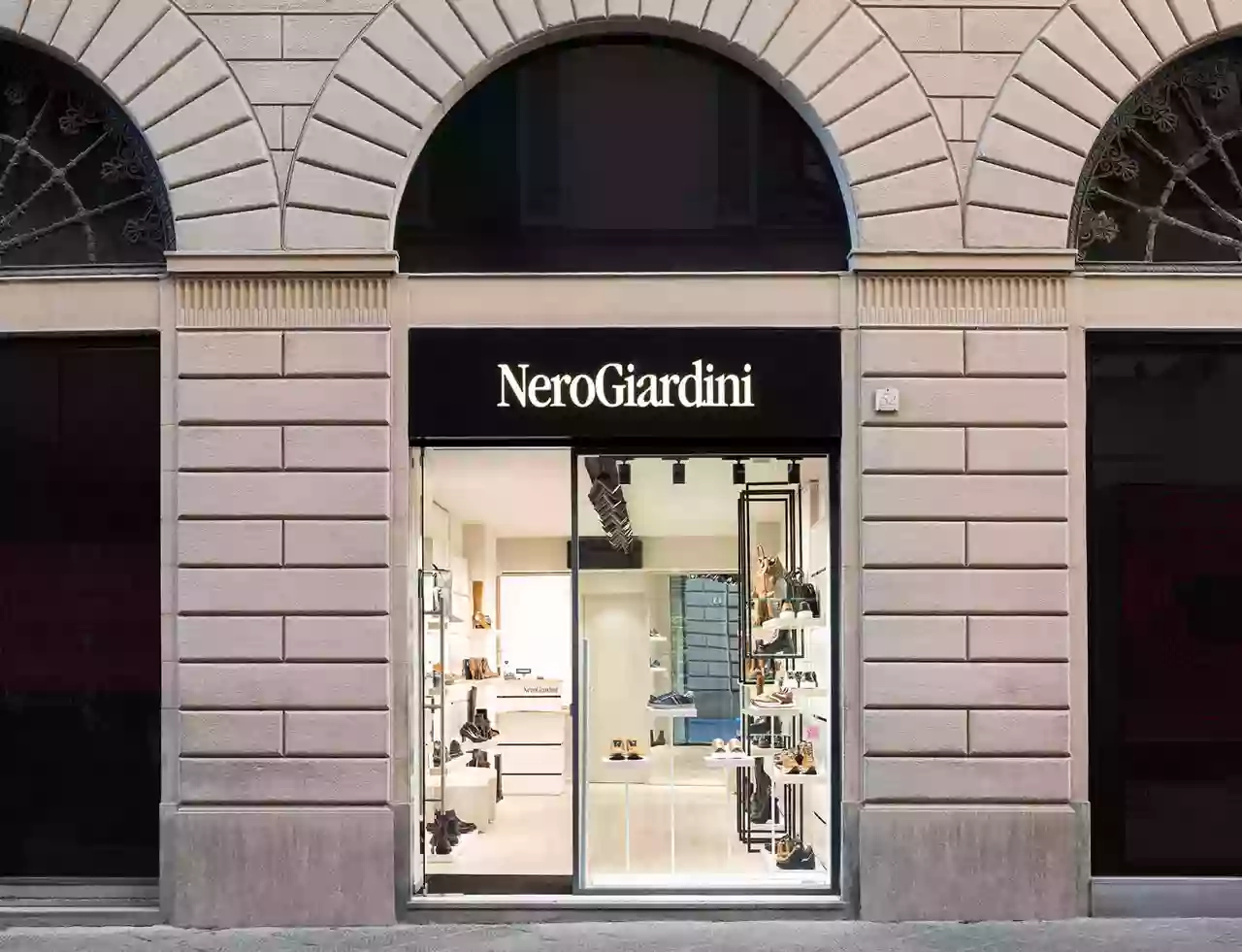 NeroGiardini Firenze NeroGiardini Firenze