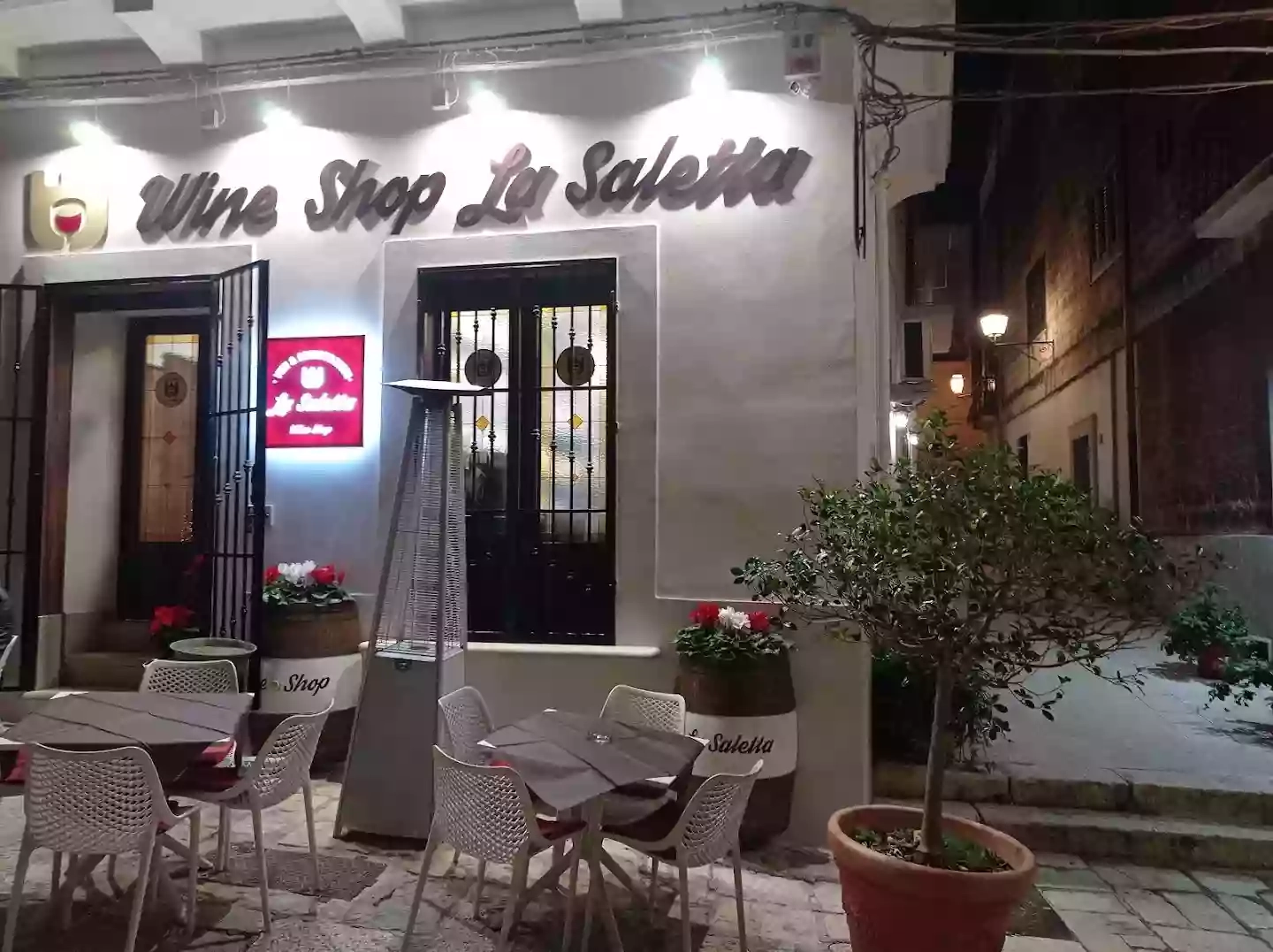 Wine Shop "la Saletta" Wine Shop "la Saletta"