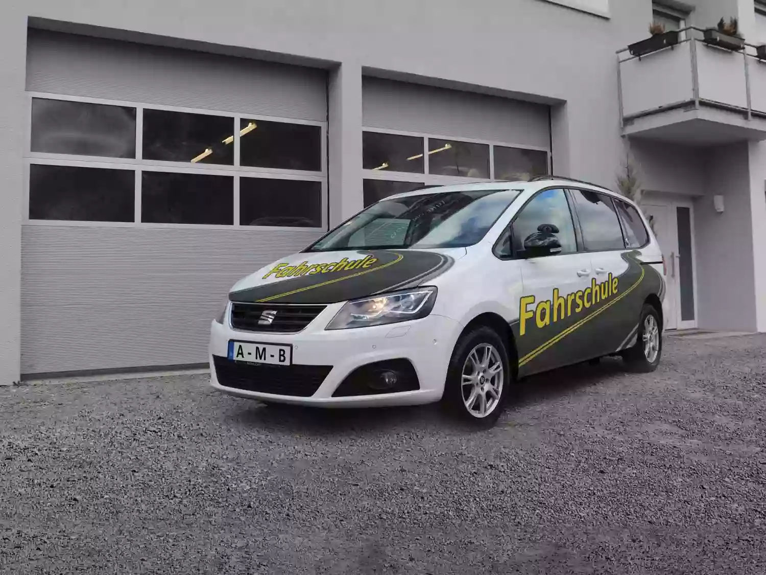 Auto-mo-Bihl Auto-mo-Bihl
