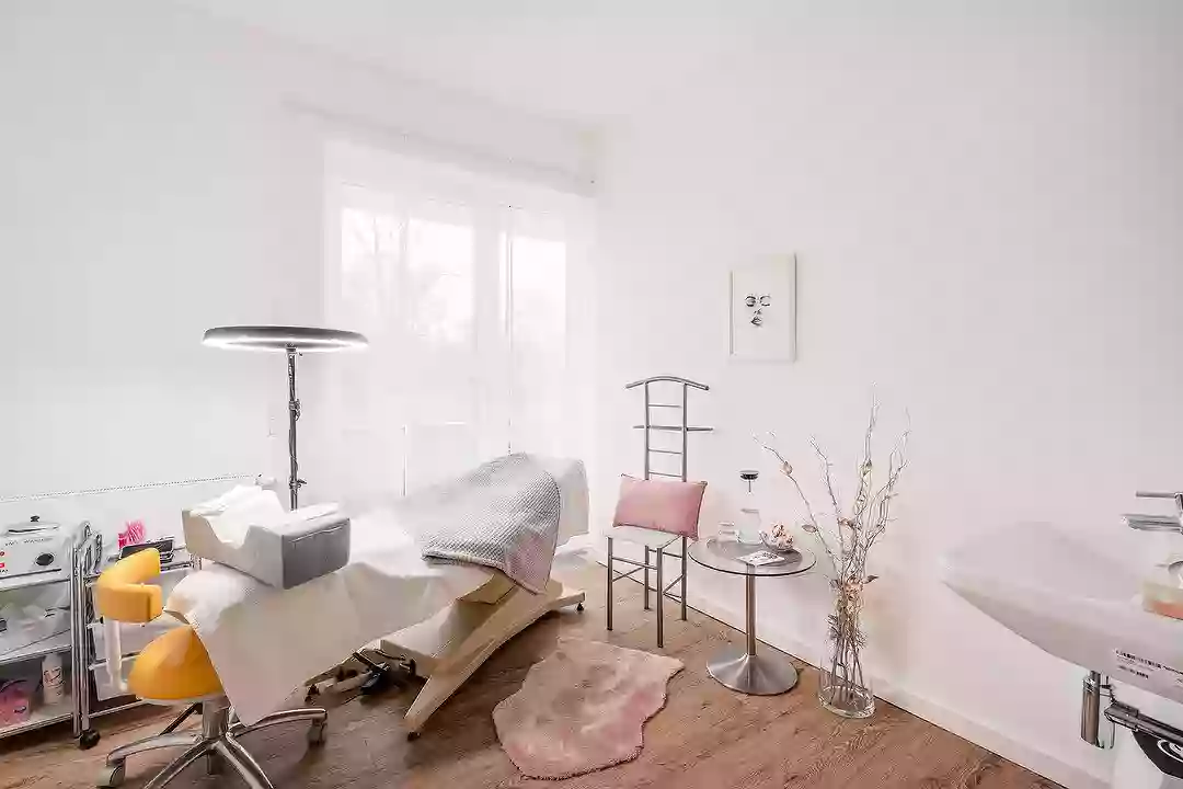 Jana Dobrinina Jana Dobrinina