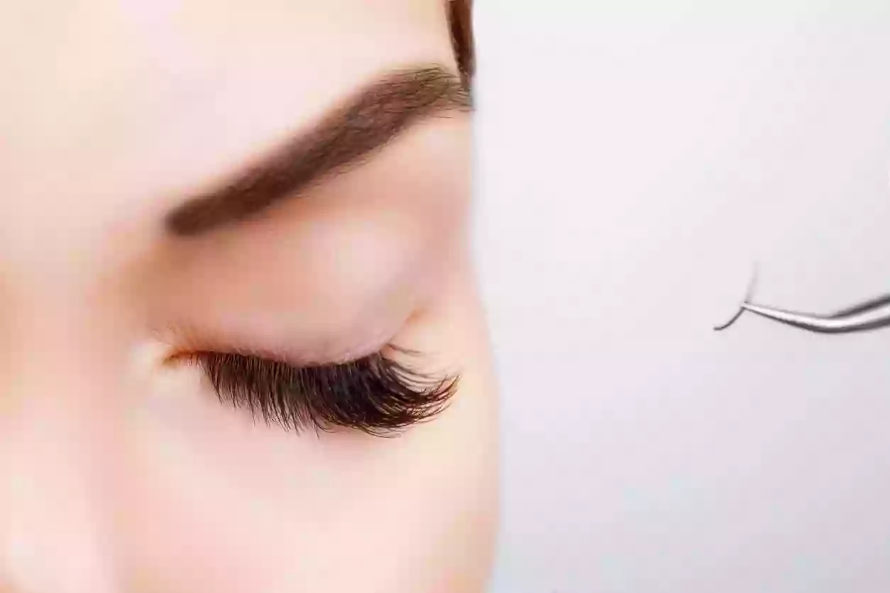 Unique Lashes Unique Lashes