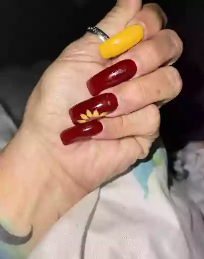 Savy Nail Spa Savy Nail Spa