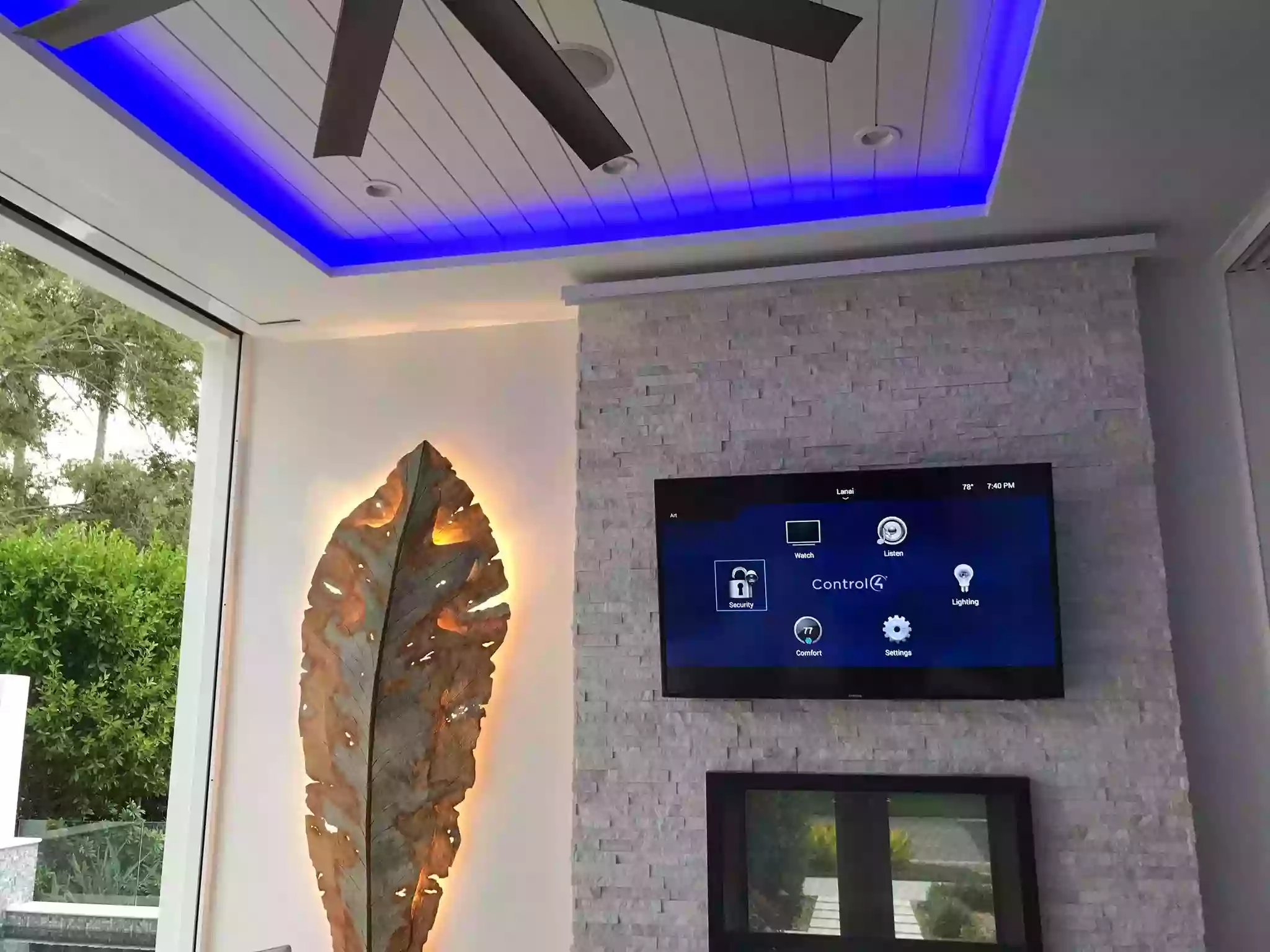 HomeTronics