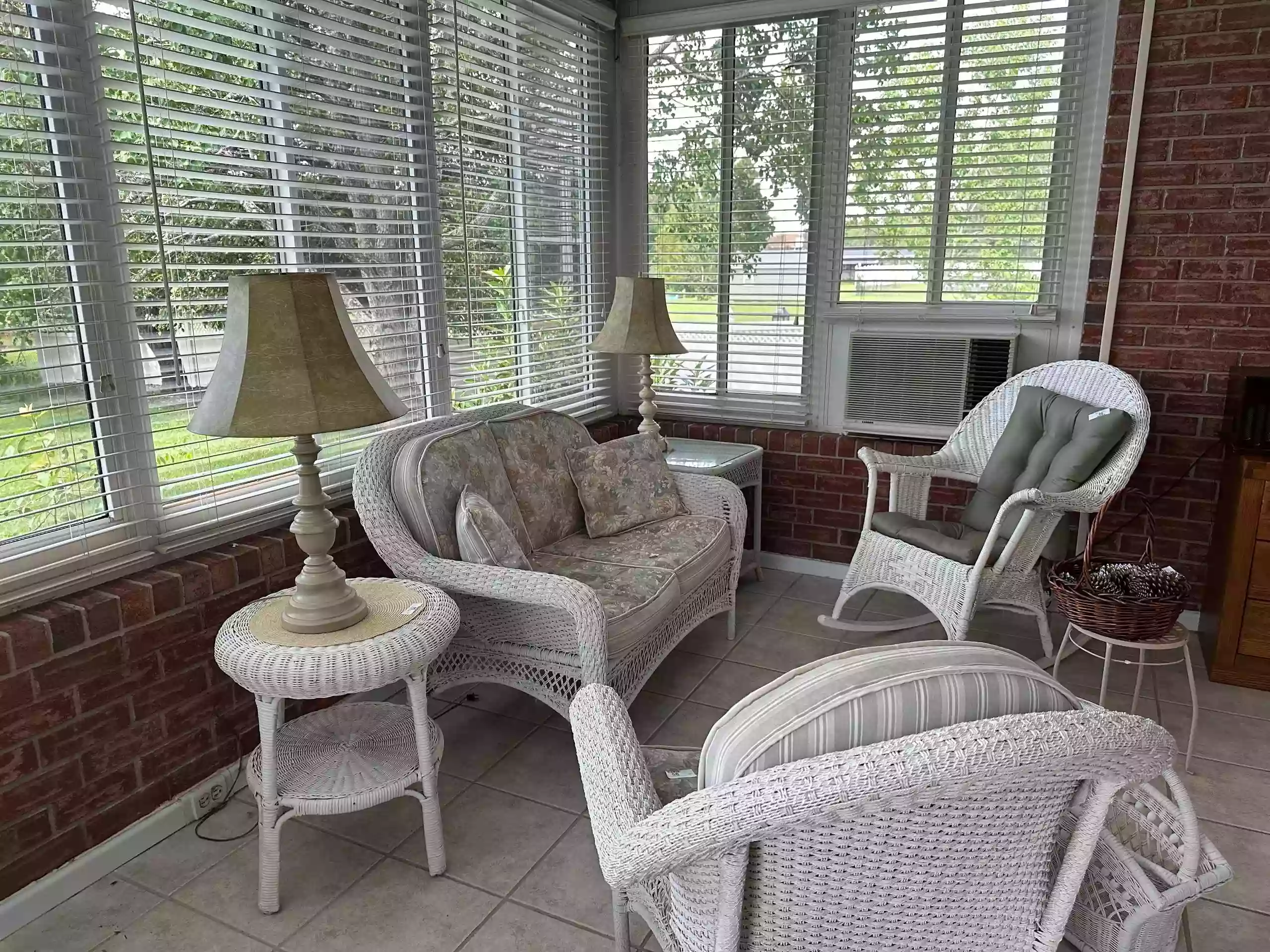 Red Door Auctions and Estate Sale Company Red Door Auctions and Estate Sale Company