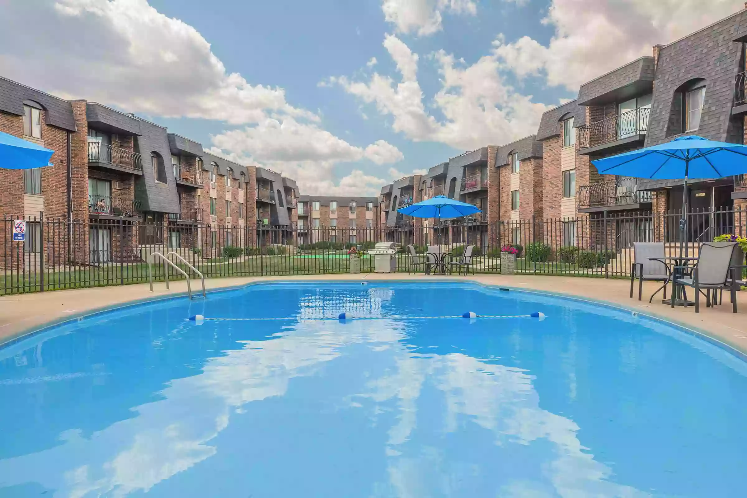 Lansing Crossing Apartments Lansing Crossing Apartments