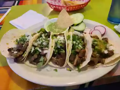 Tacos Y Más Tacos Y Más