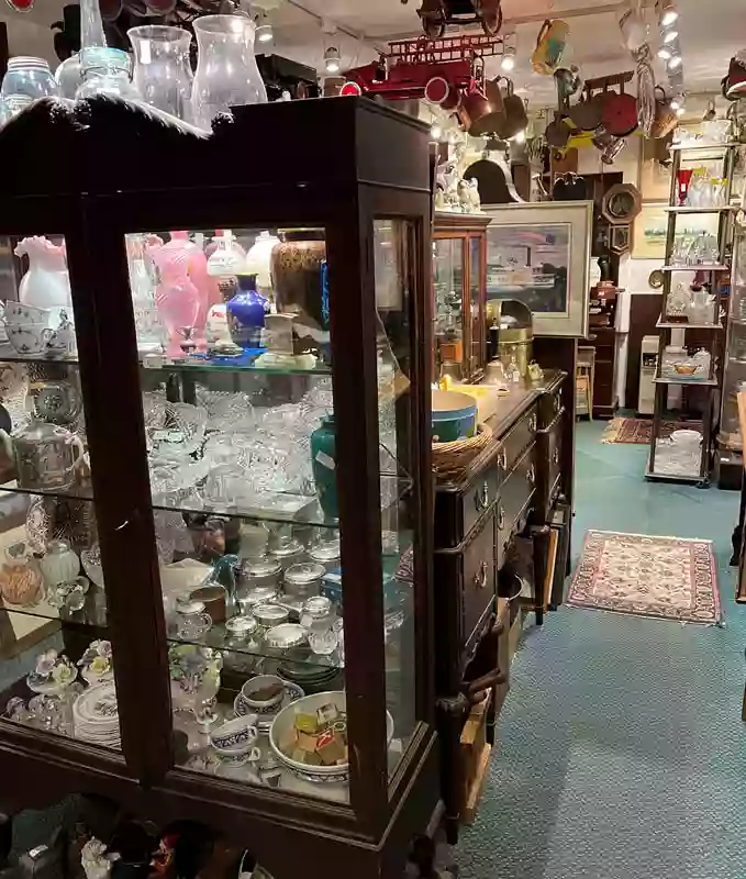 Wayne's Antiques