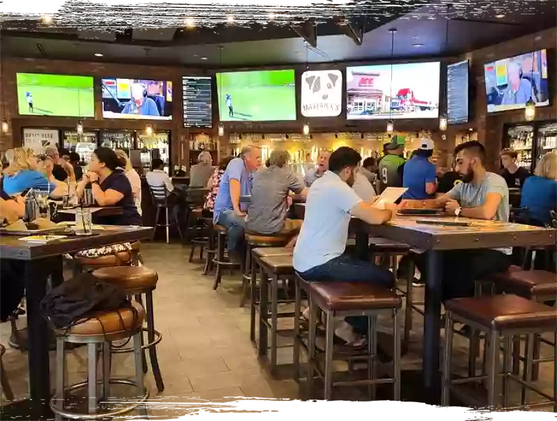 Maverick's | Kitchen • Drinks • Sports Maverick's | Kitchen • Drinks • Sports