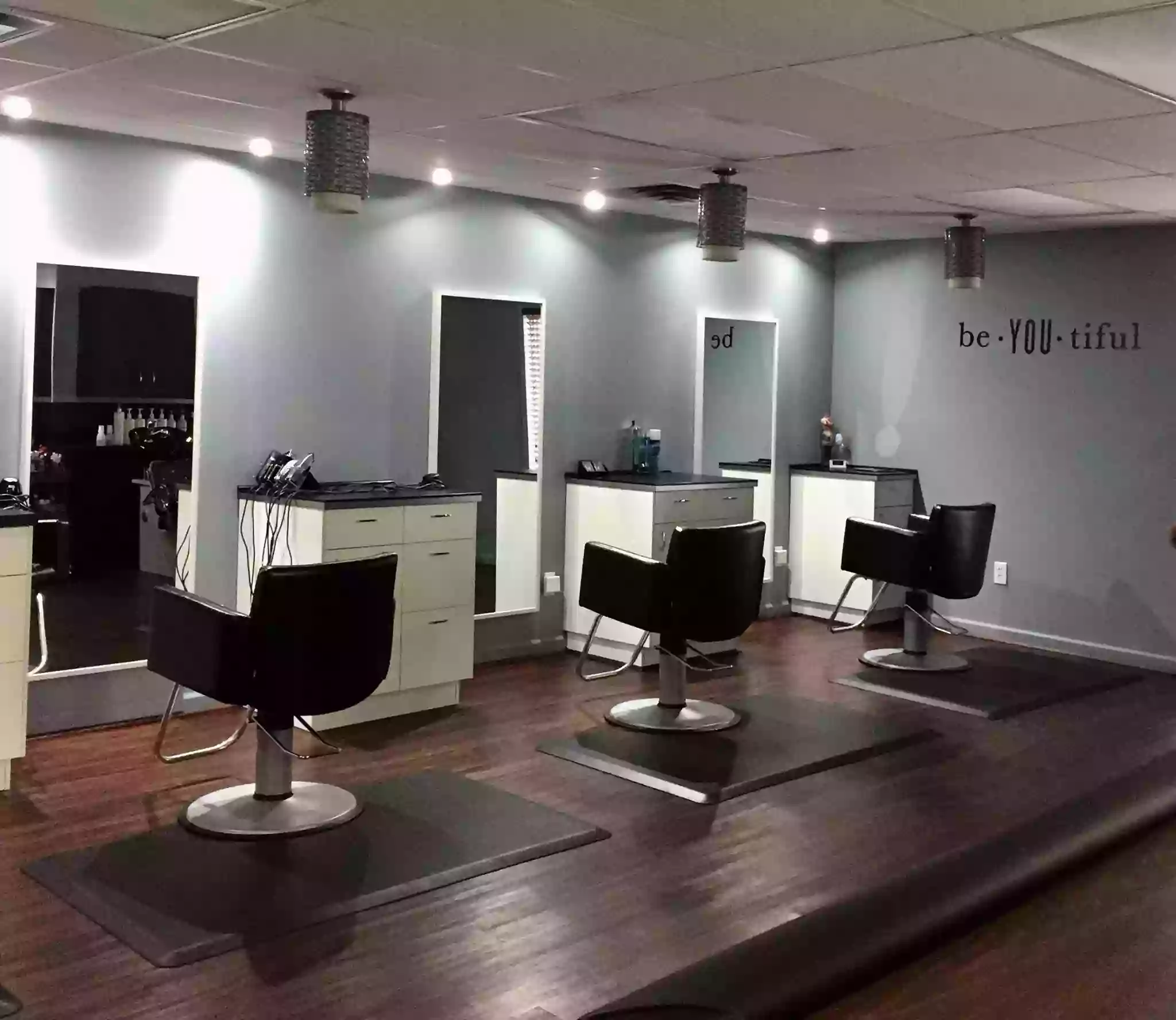 Salon 104 Salon 104