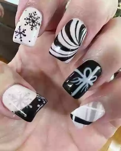 Blooming Nails Blooming Nails