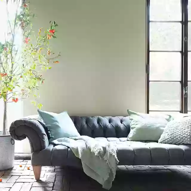 Benjamin Moore Benjamin Moore