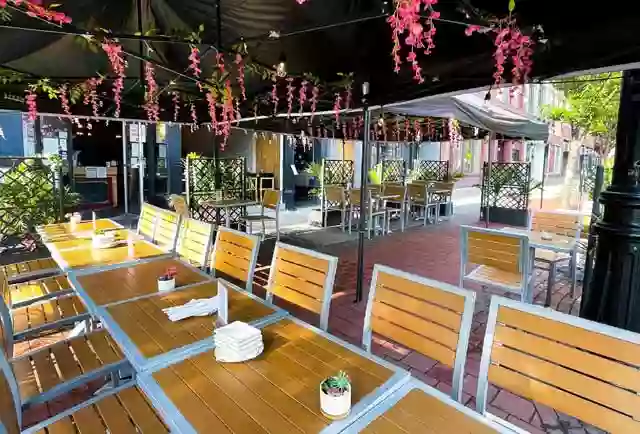 Sake-Tumi Sake-Tumi