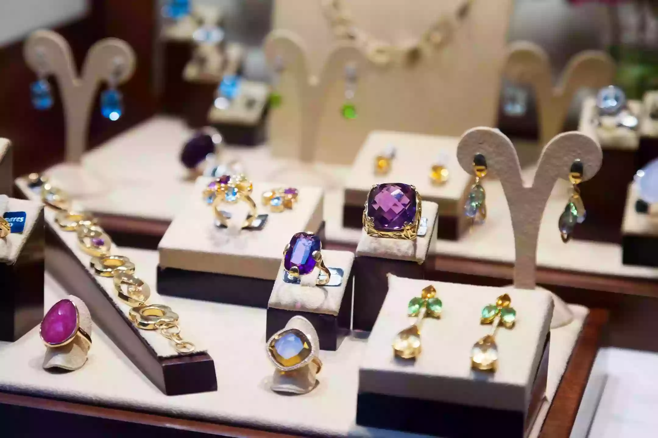 GEMS4LESS