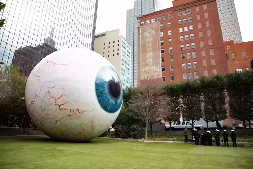 Giant Eyeball Giant Eyeball